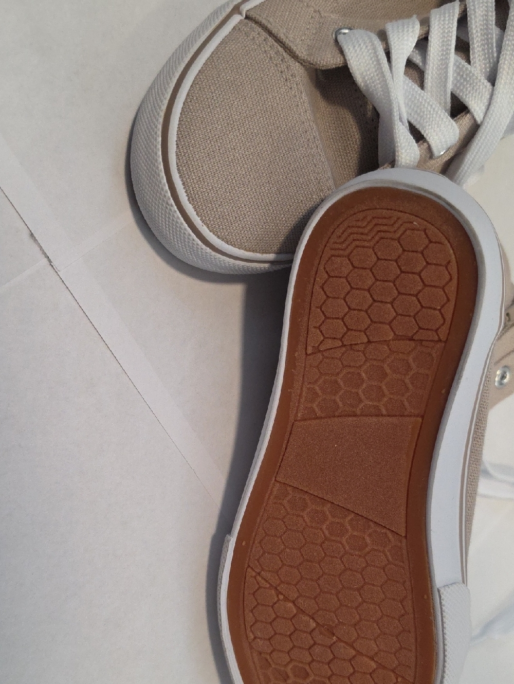Tommy Bahama Child  Tan High Top Sneakers Side Zipper - Picture 5 of 5